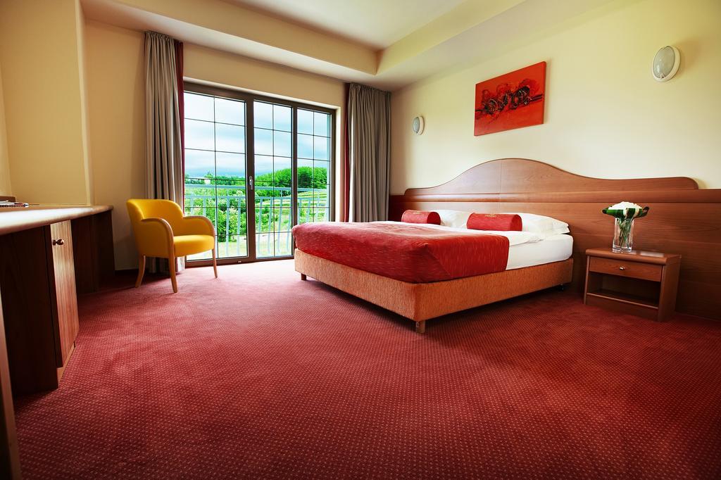 Hotel Venko Dobrovo Eksteriør billede